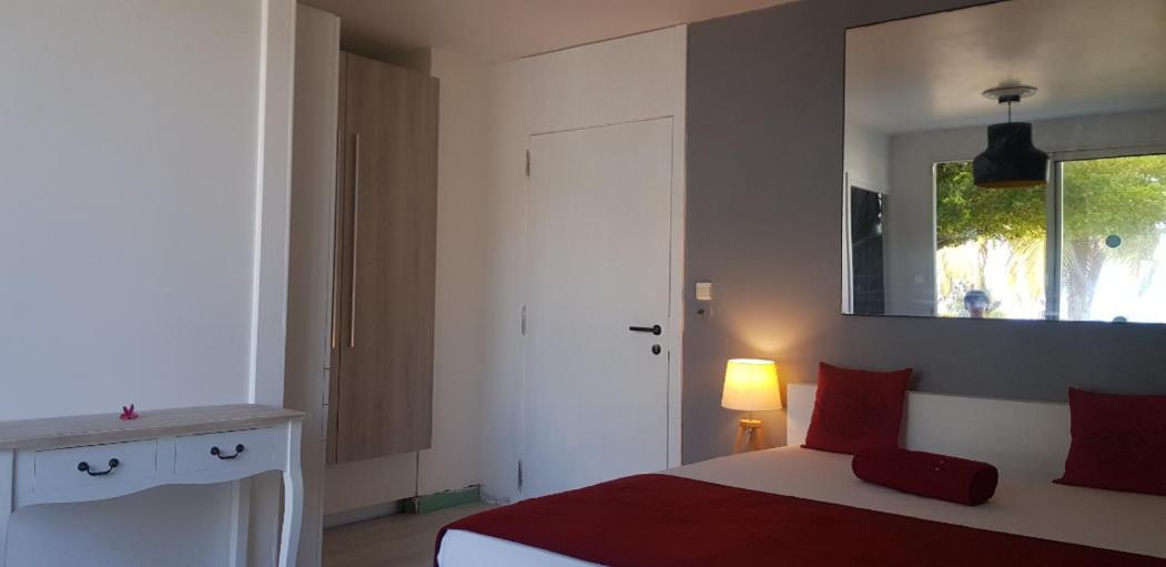 Romantique Et Bel Appartement En Bord De La Mer, Piscine Surveillee Et Belle Plage A 50M Saint-Francois  Εξωτερικό φωτογραφία